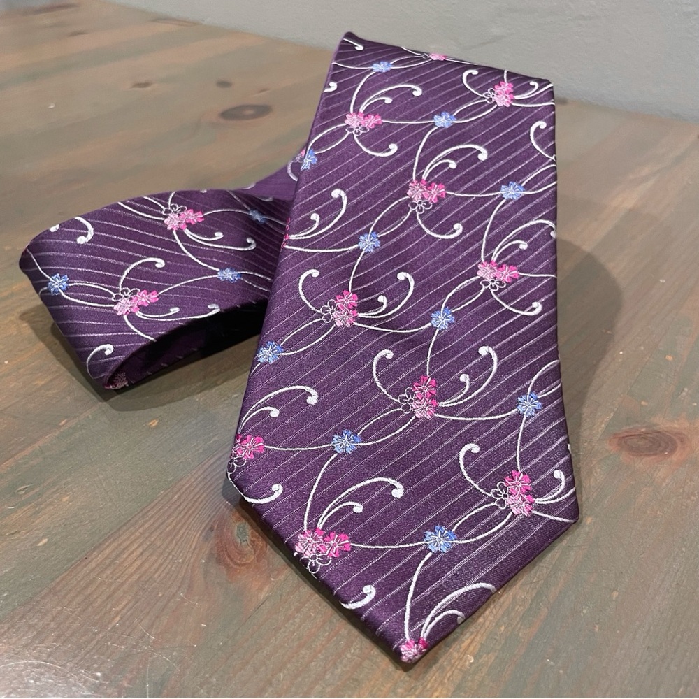 Guy Laroche Purple Tie with Floral Accents